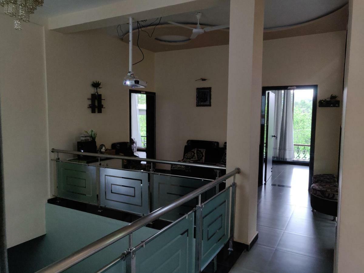 Bed and Breakfast Rutu Enclave Муруд Экстерьер фото